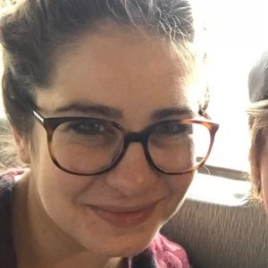 Meet your Posher, Adrienne